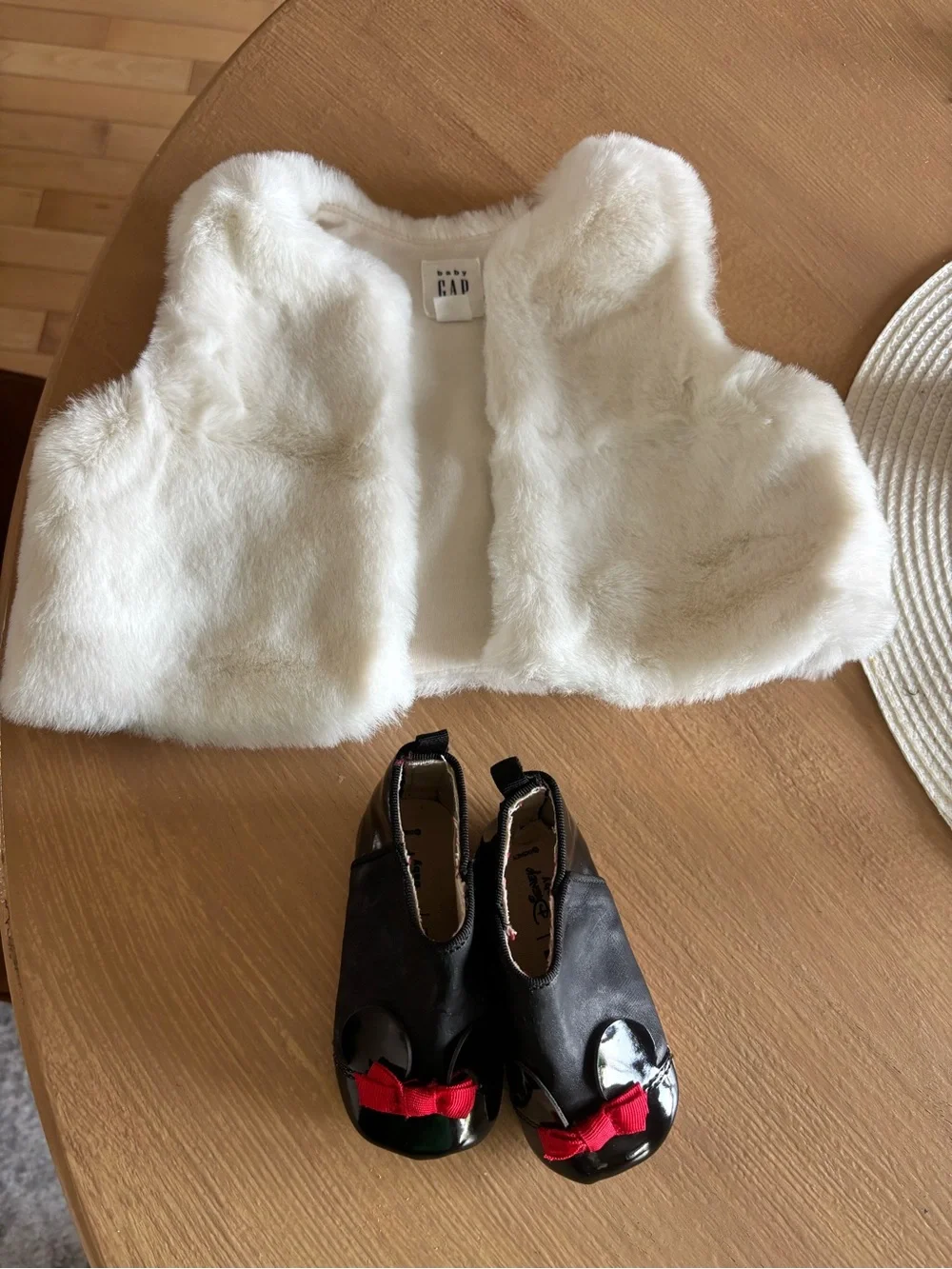 GAP White Faux Fur Vest & shoes for girls